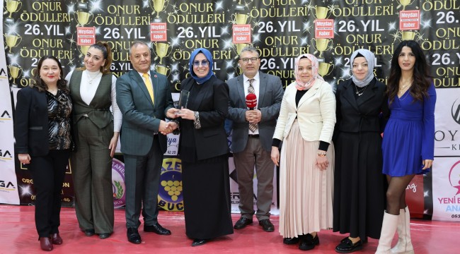 ZEMZEM YILDIZ 2025 ONUR ÖDÜLÜNÜ ALDI