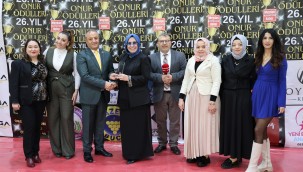 ZEMZEM YILDIZ 2025 ONUR ÖDÜLÜNÜ ALDI